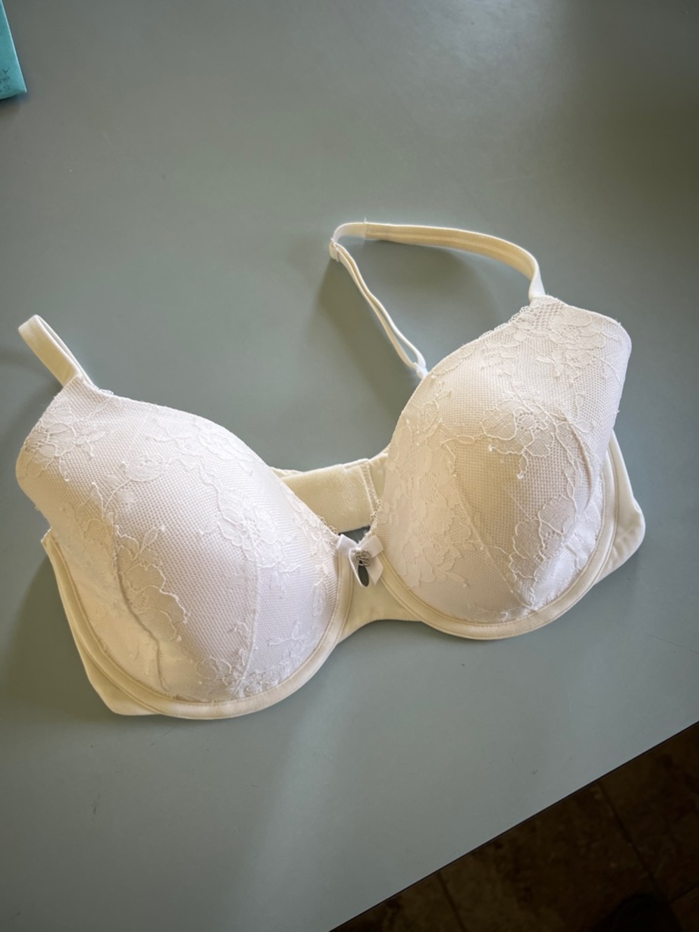 Victoria’s Secret Body by Victoria Off White Lace Overlay Perfect Coverage Bra